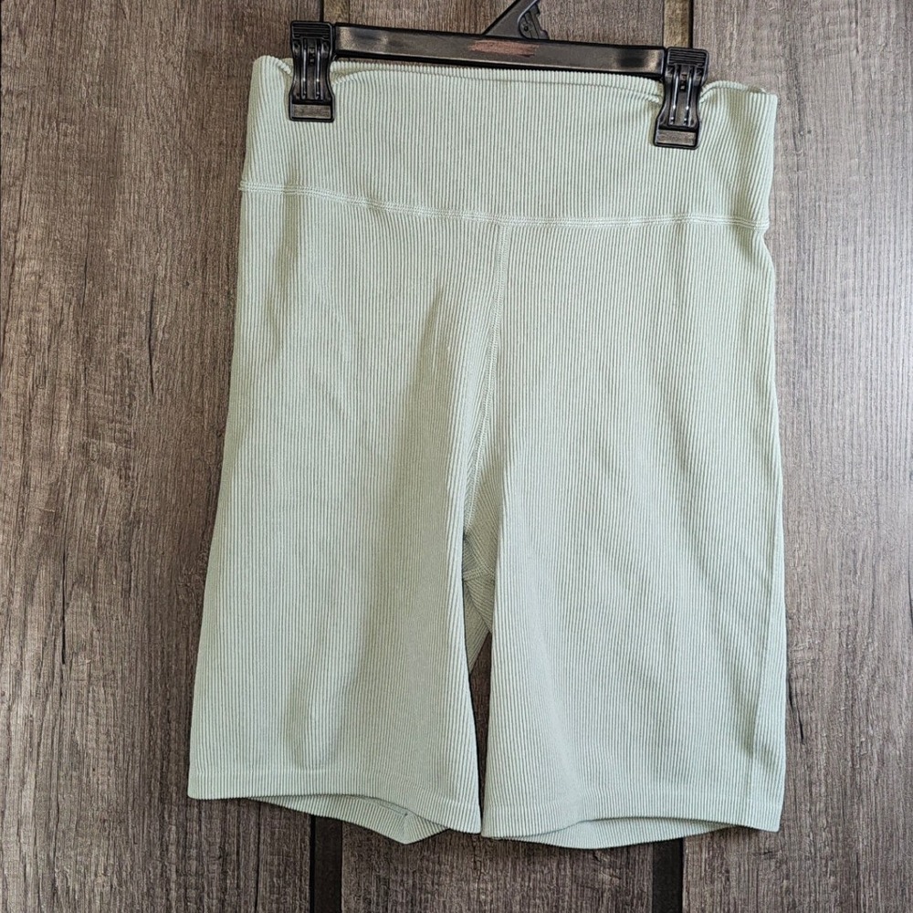 Nora Gray Inc. Sage Green Ribbed Seamless Biker Shorts Size L